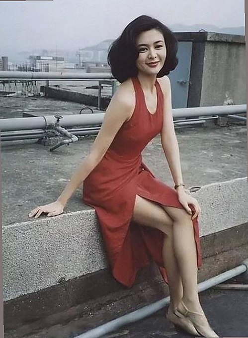 爆款女星李梦最新动态：从低调转战到风口浪尖，一路走来的心路历程